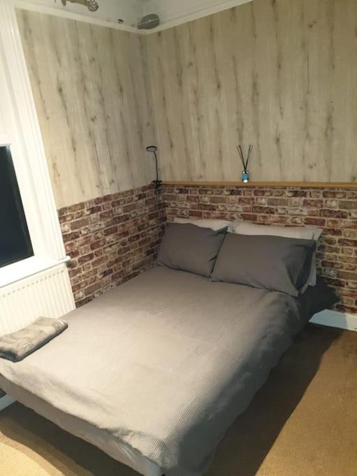 Abbey Wood Spacious Bedroom With Private Bathroom. מראה חיצוני תמונה