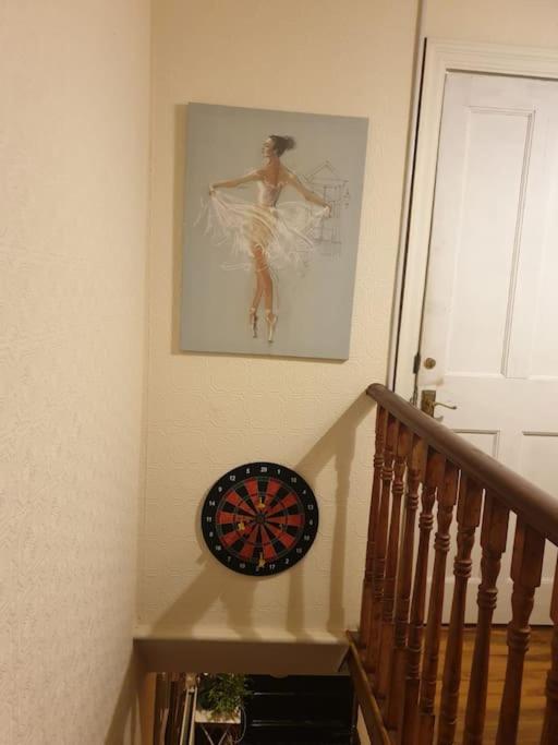 Abbey Wood Spacious Bedroom With Private Bathroom. מראה חיצוני תמונה