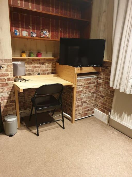 Abbey Wood Spacious Bedroom With Private Bathroom. מראה חיצוני תמונה