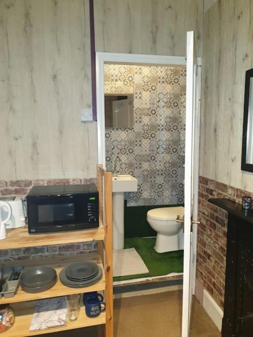 Abbey Wood Spacious Bedroom With Private Bathroom. מראה חיצוני תמונה